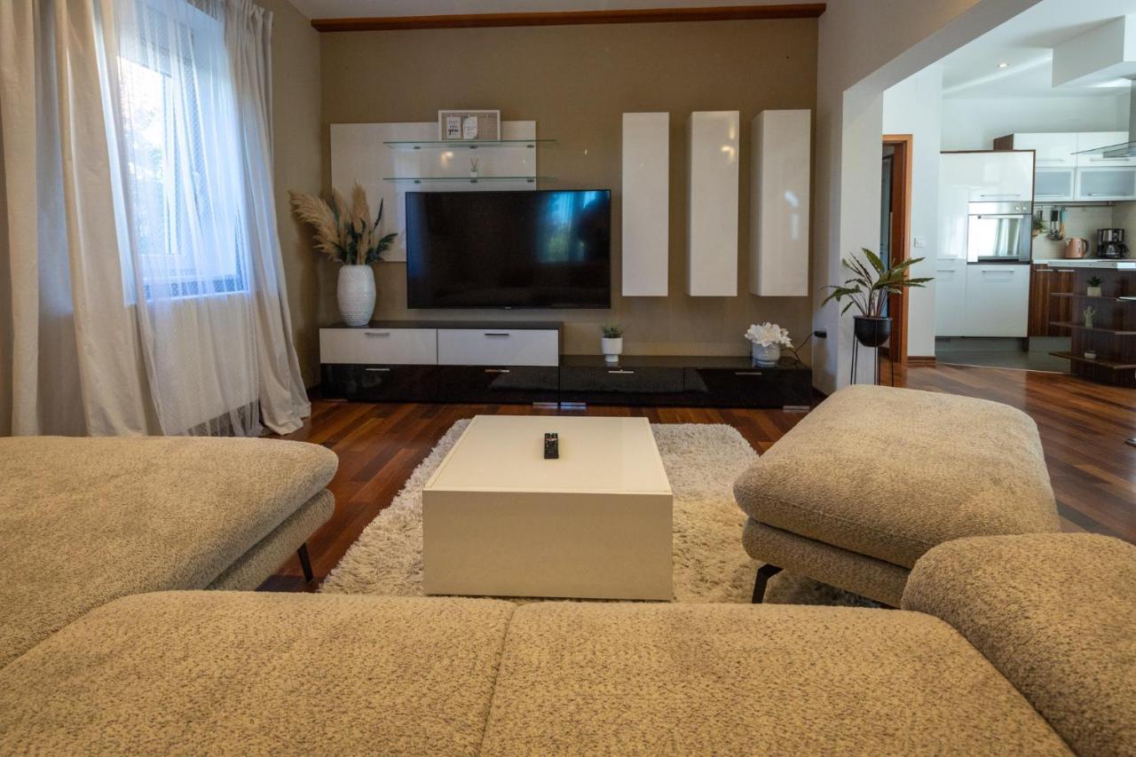 Lumaja Luxury Apartman بيوغْغاد نا موغو المظهر الخارجي الصورة