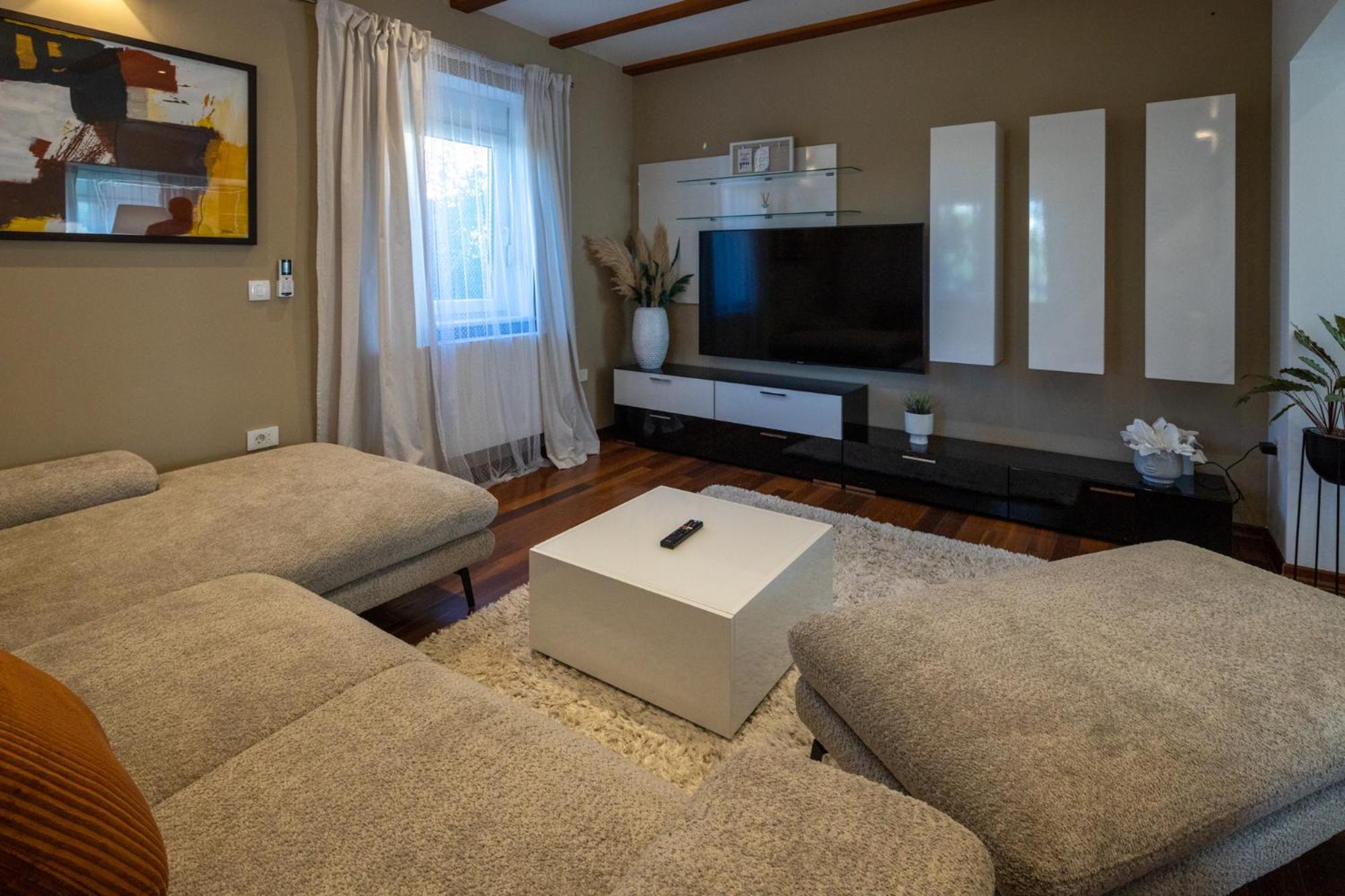 Lumaja Luxury Apartman بيوغْغاد نا موغو المظهر الخارجي الصورة